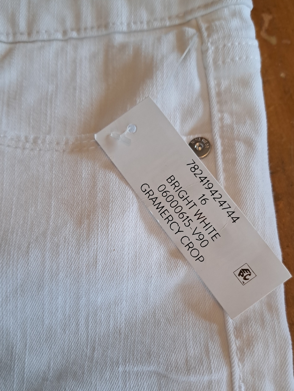 NWT Nine West Women’s White Slim Fit Straight Crop Jeans Size 16 - Picture 4 of 7